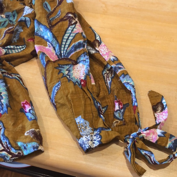 Off the Shoulder Floral top - Picture 3 of 5